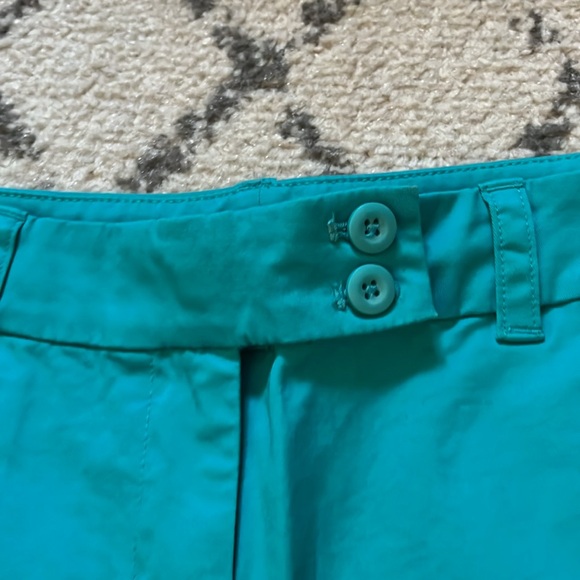 Vineyard Vines Women’s Shorts, Size 8 - Picture 2 of 5